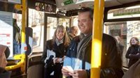El pago con tarjeta del billete sencillo en autobuses urbanos, una realidad en El Escorial, Torrejón, Pozuelo y Arganda
