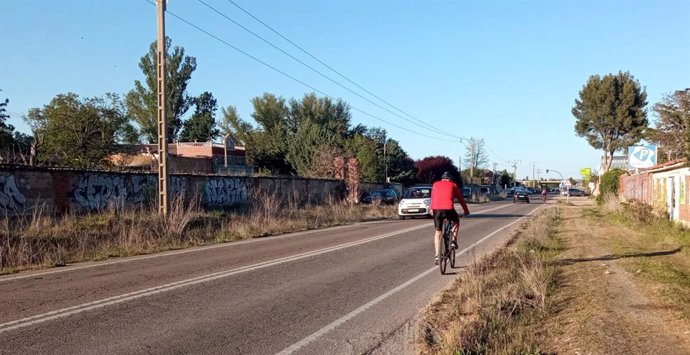 Archivo - El camino Viejo de Simancas, en el término de Valladolid, que se remodelará con una inversión de casi 1,7 millones de euros.