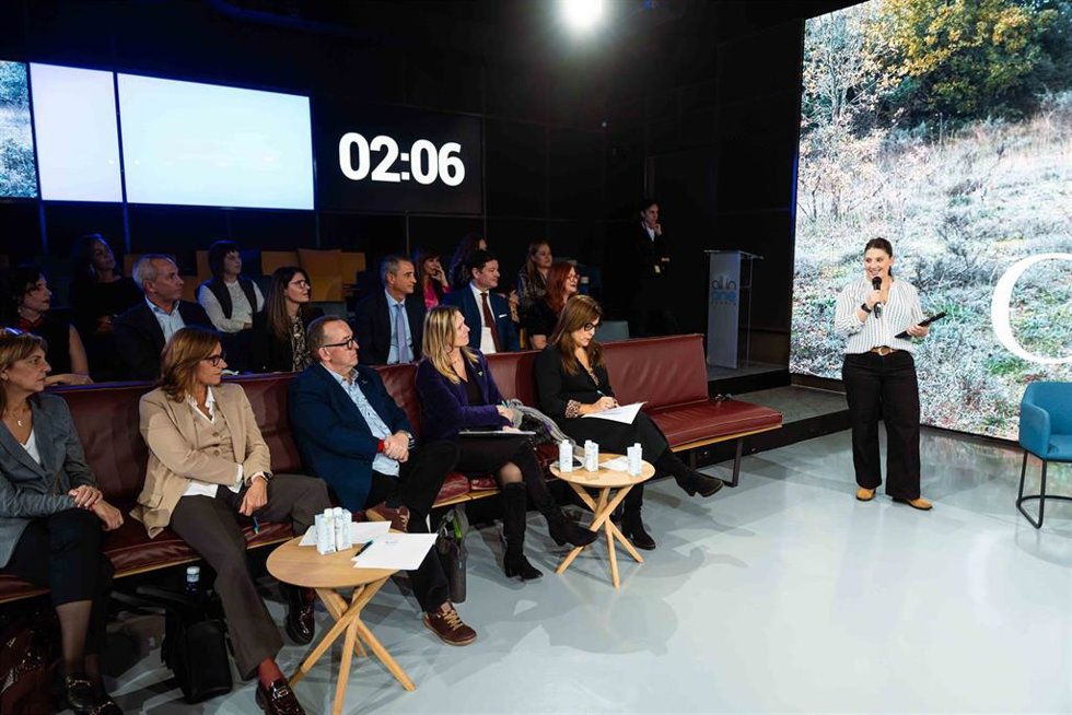 La burgalesa Sara Burgos, finalista del IV Premio a Mujer Profesional Autónoma de CaixaBank.