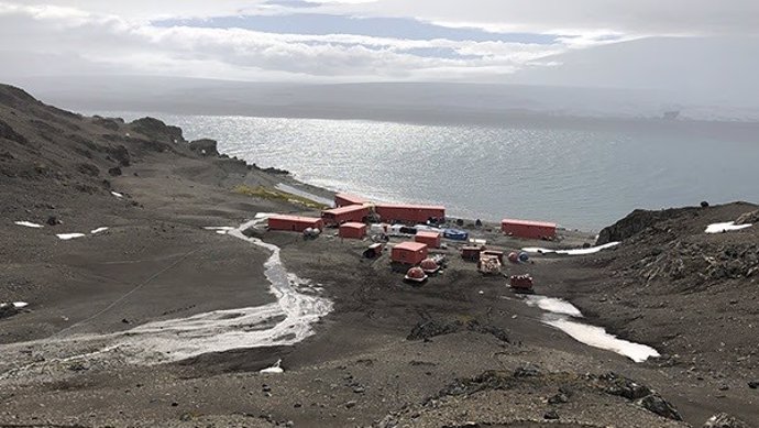 Base científica Juan Carlos I, situada en la península de Hurd, Antártida.