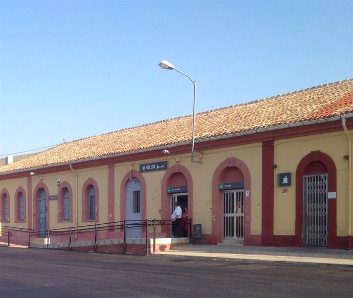 Archivo - Estación tren Hellín