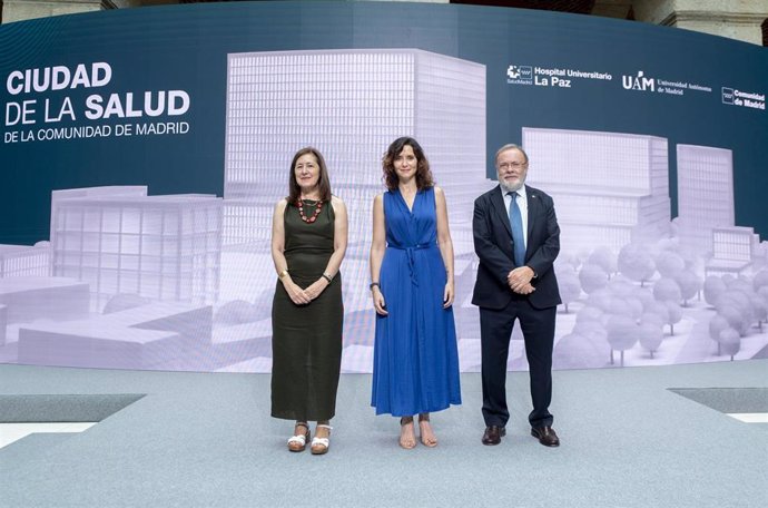 Archivo -  La rectora de la Universidad Autónoma de Madrid, Amaya Mendikoetxea Pelayo, y la presidenta de la Comunidad de Madrid, Isabel Díaz Ayuso, durante la presentación del nuevo proyecto Ciudad de la Salud, a 18 de junio de 2024. Archivo.