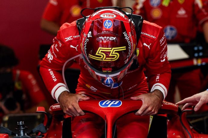 El piloto español de F1 Carlos Sainz (Ferrari), antes de su última carrera con Ferrari en el GP de Abu Dabi 2024. 