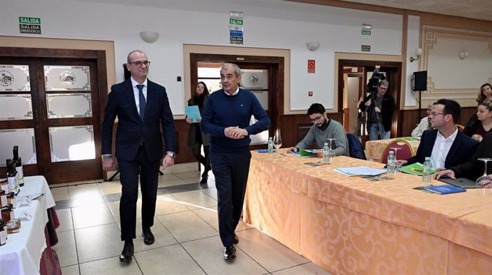 Imagen de la inauguración de la 'Jornada de formación para el profesorado: Emprendimiento cooperativo en el aula'