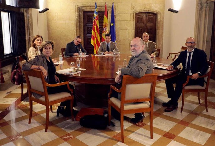 Reunión entre los representantes del Consell y de Tragsa