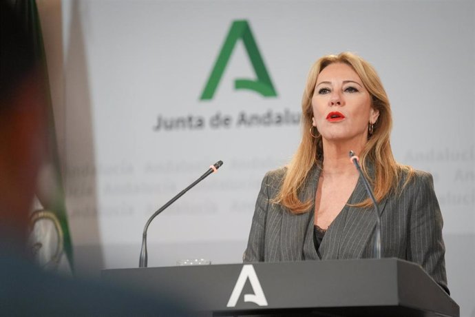 La consejera de Economía y Hacienda de la Junta de Andalucía y portavoz del Gobierno, Carolina España, durante la rueda de prensa posterior a la reunión del Consejo de Gobierno. A 10 de diciembre de 2024, en Sevilla (Andalucía, España). El Consejo de Gobi