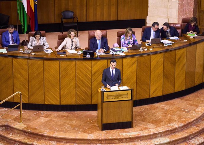 Archivo - El presidente de la Junta de Andalucía, Juanma Moreno, durante el debate del estado de la Comunidad. (Foto de archivo).