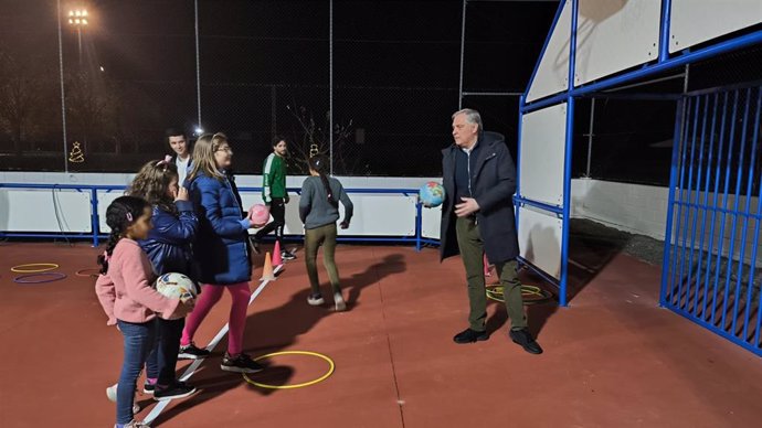 El alcalde de Ciudad Real, Francisco Cañizares, afirma que la ciudad es "referente" para la mujer y el deporte femenino.