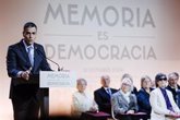 Foto: Alexandre Bóveda, entre los 21 represaliados franquistas homenajeados por el Gobierno central en un acto en Madrid