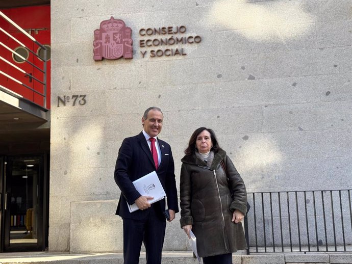 El decano del ICAM, Eugenio Ribón, y Maria Emilia Casas