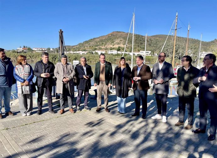 Encuentro comarcal en Sanlúcar de Guadiana (Huelva) con alcaldes y portavoces del Partido Popular de la Costa Occidental de Huelva.