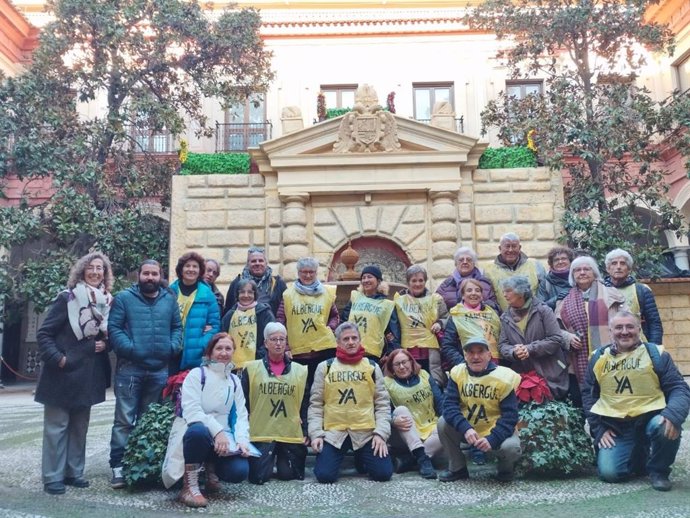 Activistas se encierran en el Ayuntamiento de Granada por "la falta de recursos" para personas sin hogar.