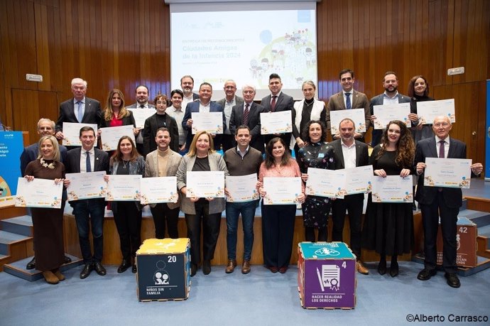 Alcaldes de las ciudades reconocidas como Amigas de la Infancia por Unicef