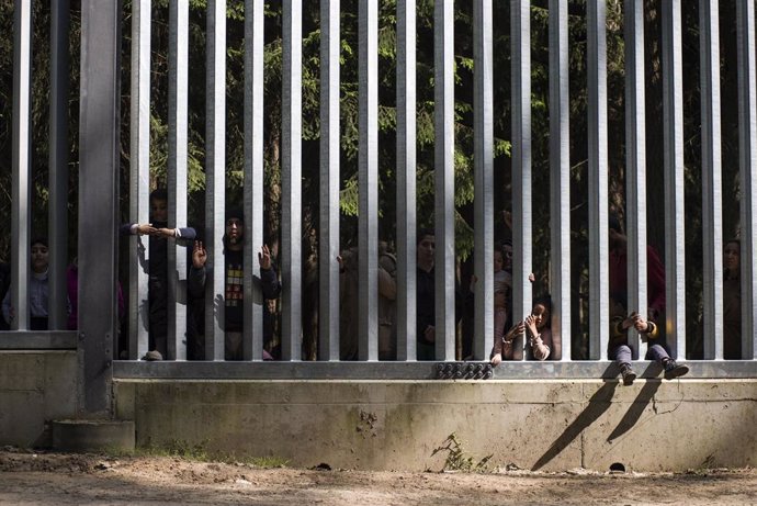 Archivo - Migrantes en la frontera polaca (Archivo)