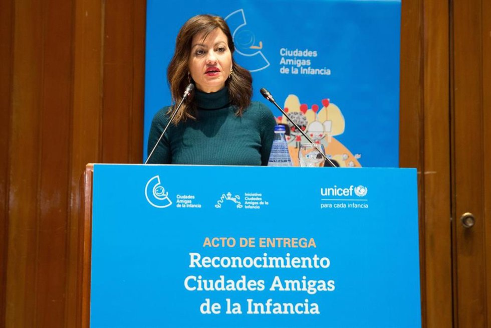 La ministra de Juventud e Infancia, Sira Rego, en un acto de reconocimiento a las Ciudades Amigas de la Infancia.