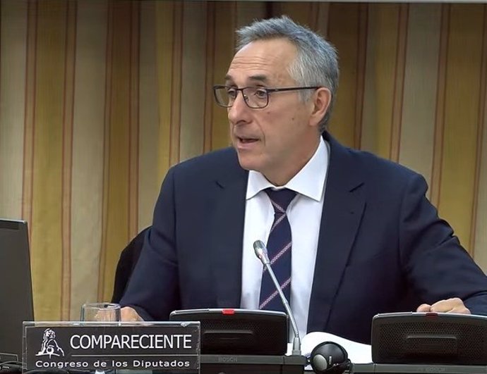 El presidente de la Asociación española de gestores públicos de Vivienda y Sueelo (AVS), José María López Cerezo, durante su comparecencia ante la Comisión de Vivienda del Congreso de los Diputados este martes en Madrid. A 10 de diciembre de 2024.