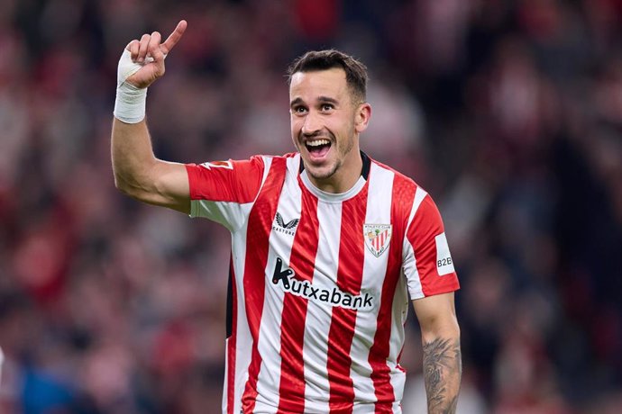 El jugador del Athletic Club Álex Berenguer celebrando un gol en San Mamés.