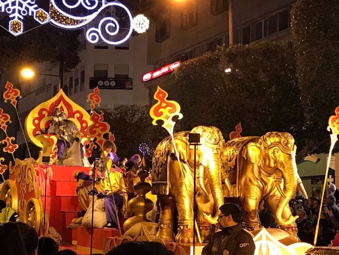 Archivo - Cabalgata de Reyes Magos en Almería.