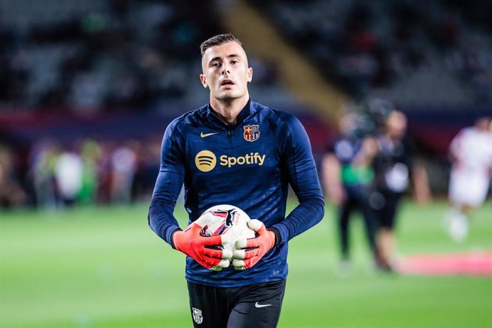 Archivo - Inaki Pena of FC Barcelona looks on during the Spanish league, La Liga EA Sports, football match played between FC Barcelona and Getafe CF at Estadio Olimpico de Montjuic on September 25, 2024 in Barcelona, Spain.