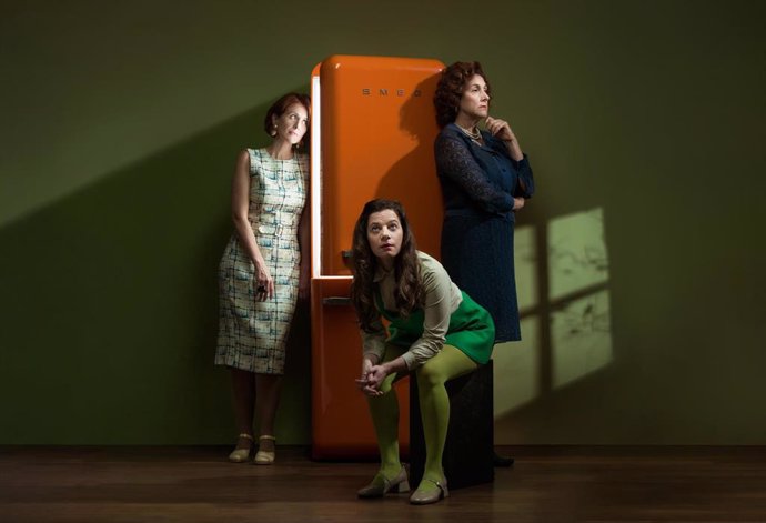 Alicia González Laá, Queralt Casasayas y Annabel Totusaus protagonizan 'El origen del mundo' en el Teatre Akàdemia