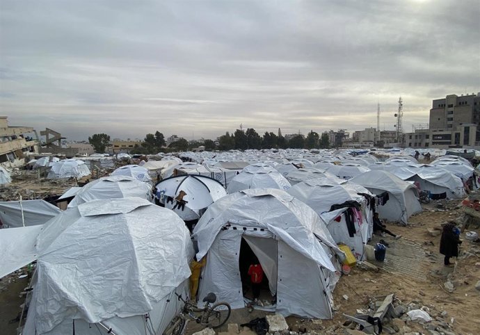 Desplazados palestinos en Beit Lahia, en el norte de la Franja de Gaza