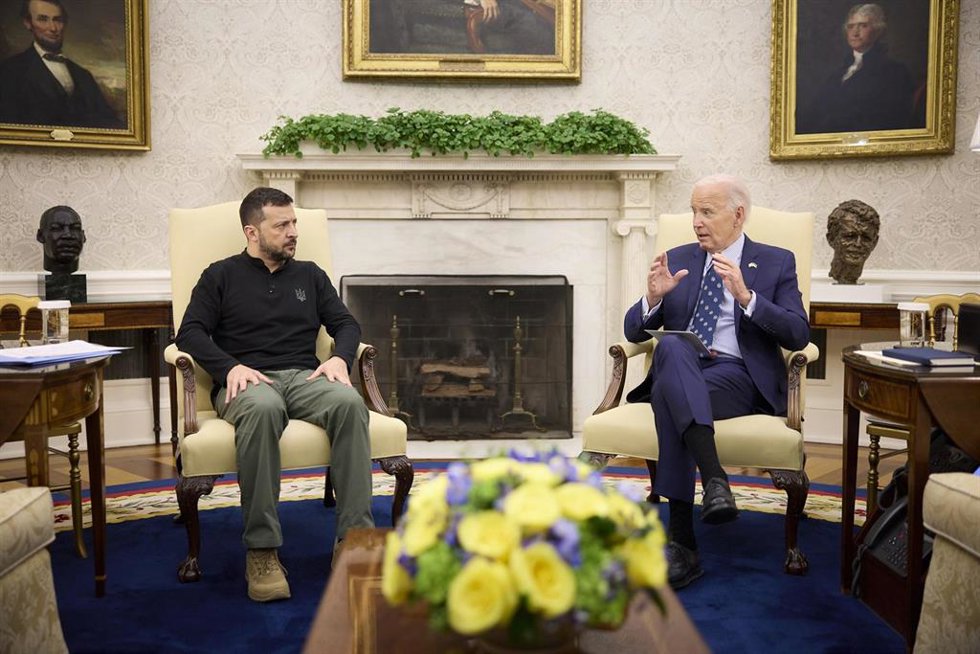 Archivo - Volodimir Zelenski y Joe Biden.  