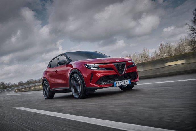 Archivo - Economía/Motor.- El nuevo Alfa Romeo Junior desembarca en España en su versión Ibrida desde 29.000 euros