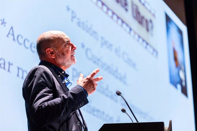 Presentación del libro ‘Inicios del cinematógrafo en San Fernando’, de José Ramón García.