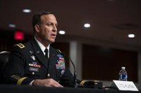 El jefe del Mando Central de EEUU visita varias bases de las FDS y las tropas estadounidenses en Siria