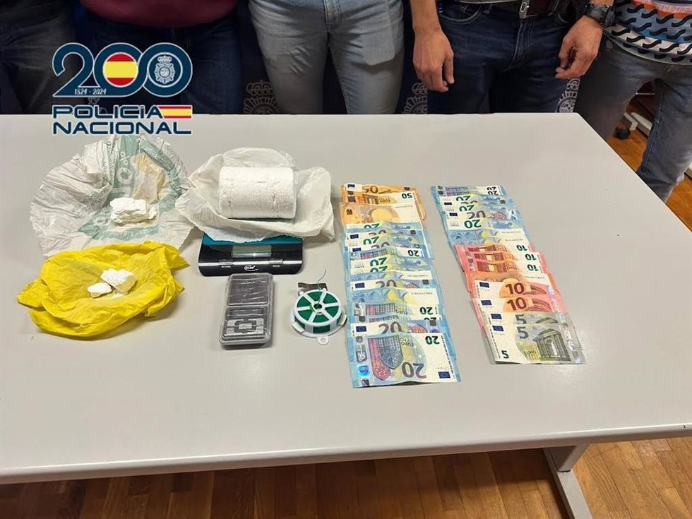 Cinco detenidos por pertenecer a un grupo organizado para vender droga en Elche (Alicante).