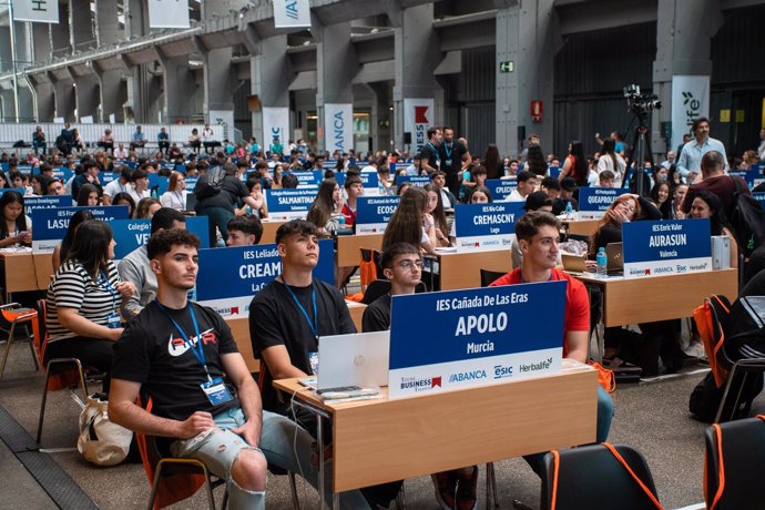 Archivo - Un total de 1.817 jóvenes andaluces de 63 centros participan en la competición educativa Young Business Talents