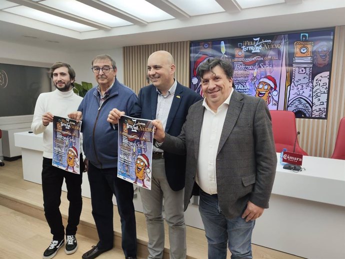 De izda a dcha, Iván Manrique, Samuel Moreno, Juanjo Delgado y Jesús Cedazo presentan las Campanadas del Torrezno de Soria