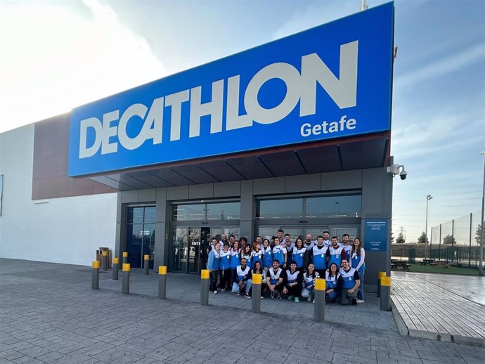 Decathlon cierra 2024 celebrando el 25 aniversario de sus tiendas de Ramblas y Getafe.