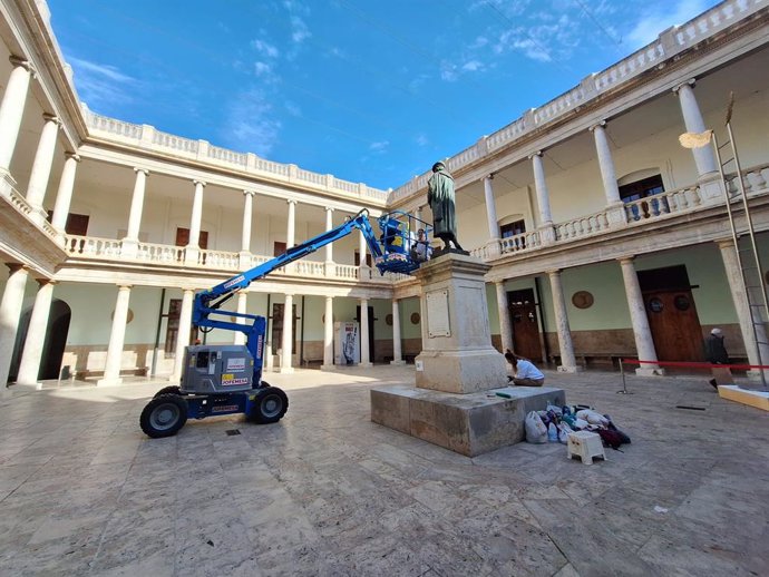 Proceso de restauración de la estatua