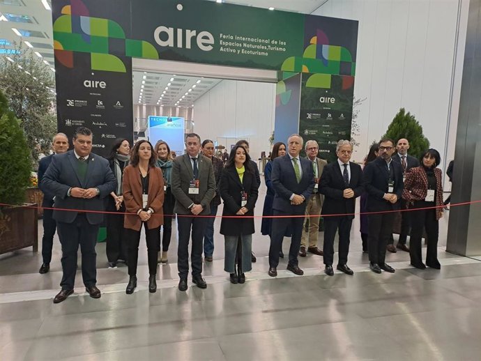 Borrallo, junto al resto de autoridades, en la inauguración en Córdoba de la Feria Internacional de Espacios Naturales, Turismo Activo y Ecoturismo, AIRE.