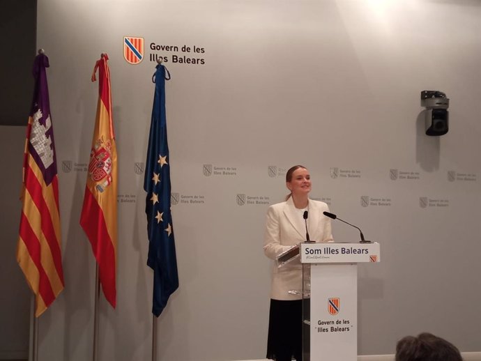 La presidenta del Govern, Marga Prohens, en rueda de prensa.