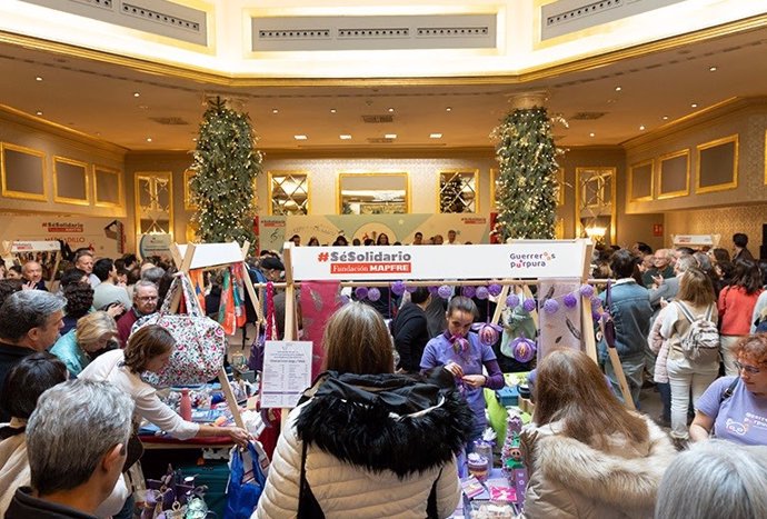 Archivo - La Fundación MAPFRE celebrará el 15 de diciembre un mercadillo solidario para apoyar a personas afectadas por la ELA