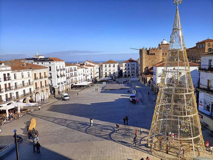 La Plaza Mayor de Cáceres contará finalmente con una pista de hielo sintético