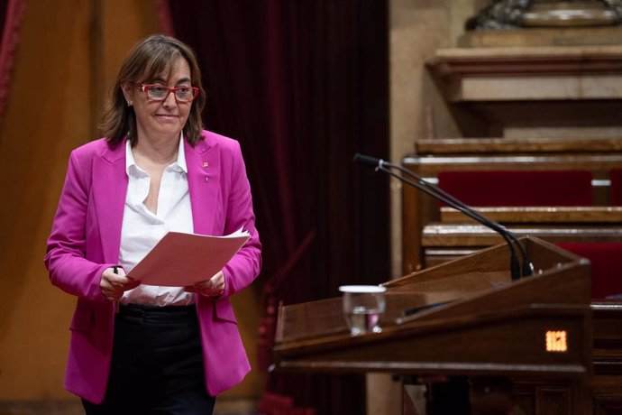 La consellera de Territorio, Habitatge y Transició Ecològica de la Generalitat, Sílvia Paneque, en el Parlamento de Catalunya, a 11 de diciembre de 2024