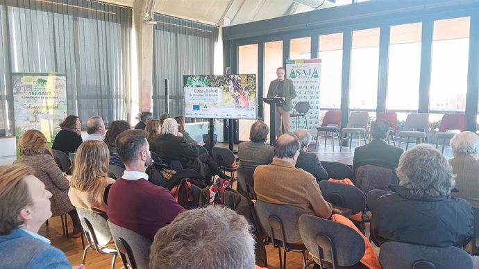 El director general de Política Forestal y Biodiversidad de la Consejería de Sostenibilidad y Medio Ambiente, Juan Ramón Pérez Valenzuela, en la presentación del proyecto 'Certicaza'.