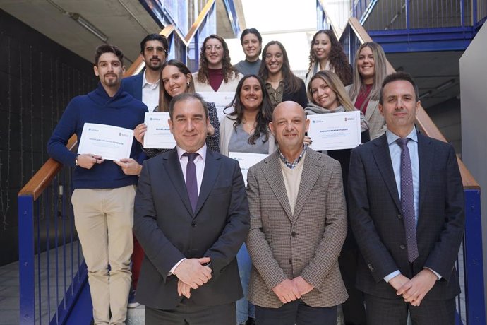 Firma del convenio entre el Ayuntamiento de Dos Hermanas y la Universidad Loyola para becar a 20 jóvenes para cursar estudios de máster.