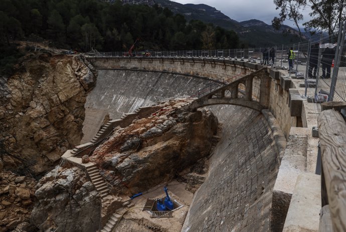 Vista de la presa de Buseo, a 11 de diciembre de 2024, en Chera, Valencia, Comunidad Valenciana (España).