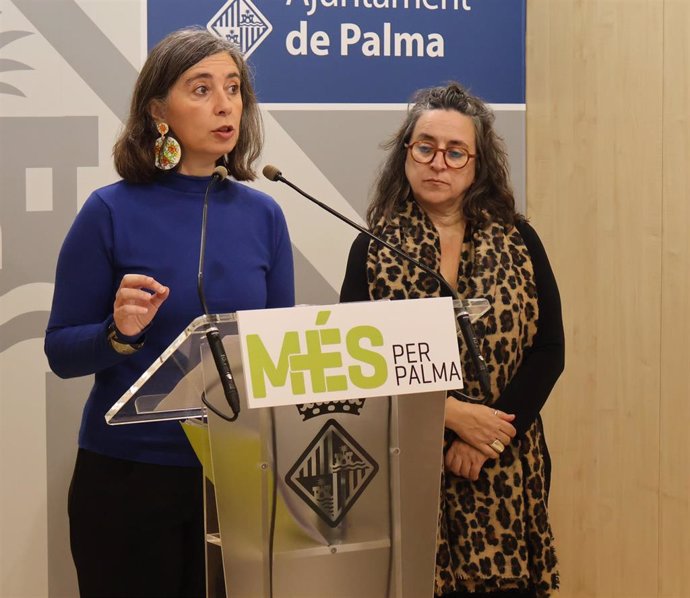 La portavoz de MÉS per Palma, Neus Truyol, en una rueda de prensa.