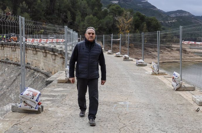 El vicepresident segon i conseller per a la Recuperació Econòmica i Social de la Comunitat Valenciana, Francisco José Gan Pampols, durant la seua visita a la presa de Buseo