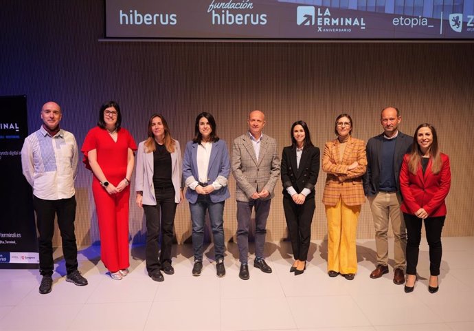 Acto conmemorativo por la década de trayectoria que convierte a La Terminal de Etopia en un referente dentro del ecosistema municipal emprendedor