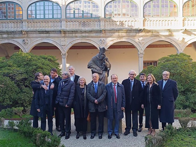 Académicos, políticos y empresarios rinden homenaje al expresidente de la Xunta Fernando González Laxe por su jubilación