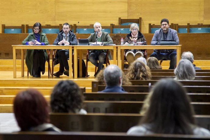 El consejero de Educación, Sergio Silva, se reúne con los directores de Infantil, Primaria y Secundaria para abordar la marcha del curso escolar