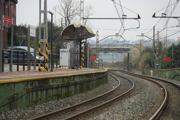 Archivo - La estación de tren de Boo de Piélagos, donde ocurrieron los hechos, a 4 de febrero de 2024, en Boo de Piélagos, Cantabria (España). 