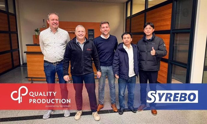 In the photo from left to right: Stijn Langenaken, Frank Iliaens and Peter Boeckx from Quality Production with Gavin Yin, CEO and Founder of Syrebo and William Chen, Sales manager.