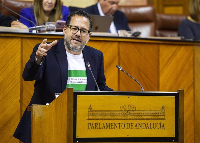 El portavoz del Grupo Mixto-Adelante Andalucía, José Ignacio García, este miércoles en el Pleno del Parlamento durante el Debate sobre el estado de la Comunidad.